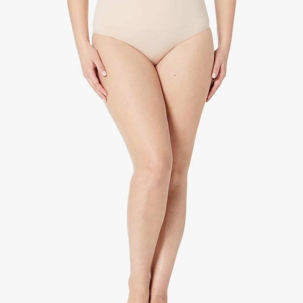 SPANX by Sara Blakely Everyday Shaping Brief